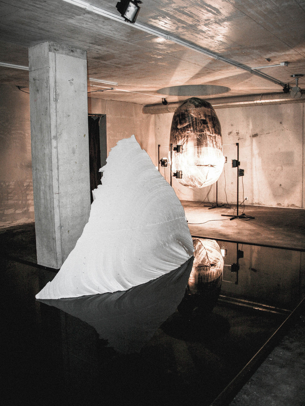 BERENIK PRESENTS: THOMAS STÜSSI - LIGHT IS THICKER THAN WATER