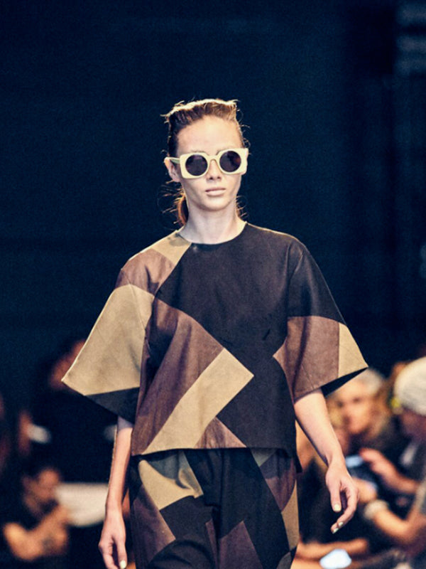 OFFICIAL VIDEO - NEW YORK FASHION WEEK RUNWAY - SS16