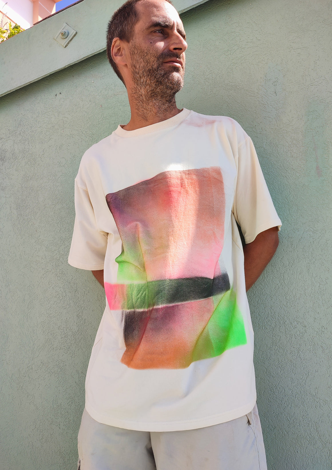 HANDPAINTED - T-SHIRT L - COTTON JERSEY creme painted