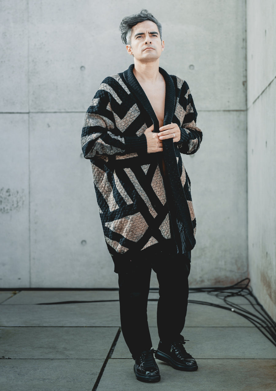 HANDPAINTED - COZY CARDIGAN - KNIT PEARL black painted