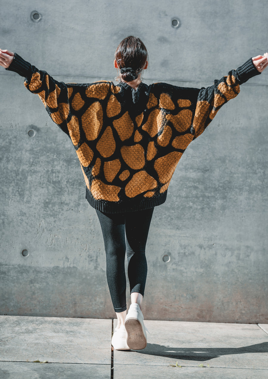 HANDPAINTED - SWEATER OVERSIZE - KNIT PEARL black painted