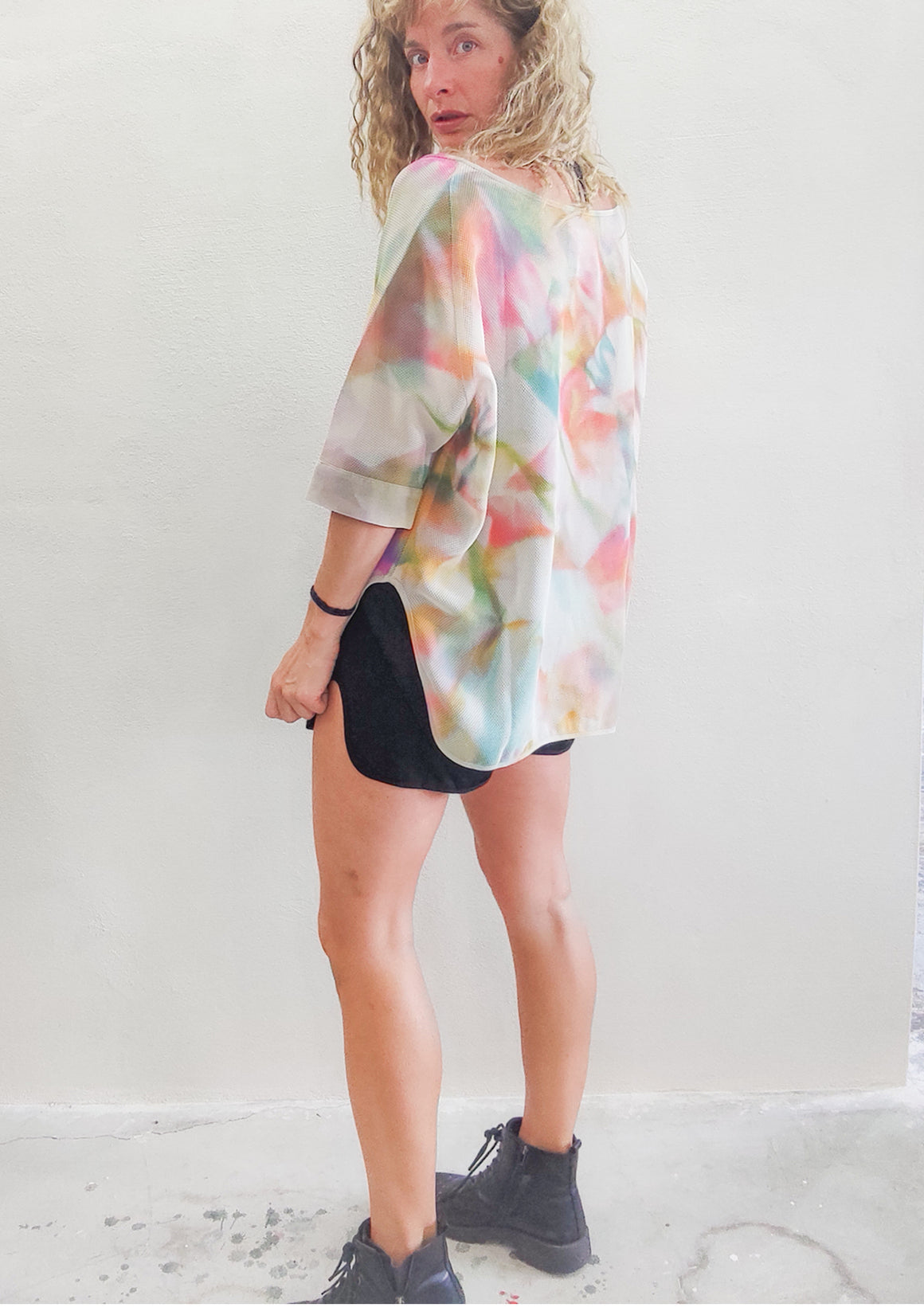 HANDPAINTED - TOP OVERSIZED - AIRY MESH creme painted