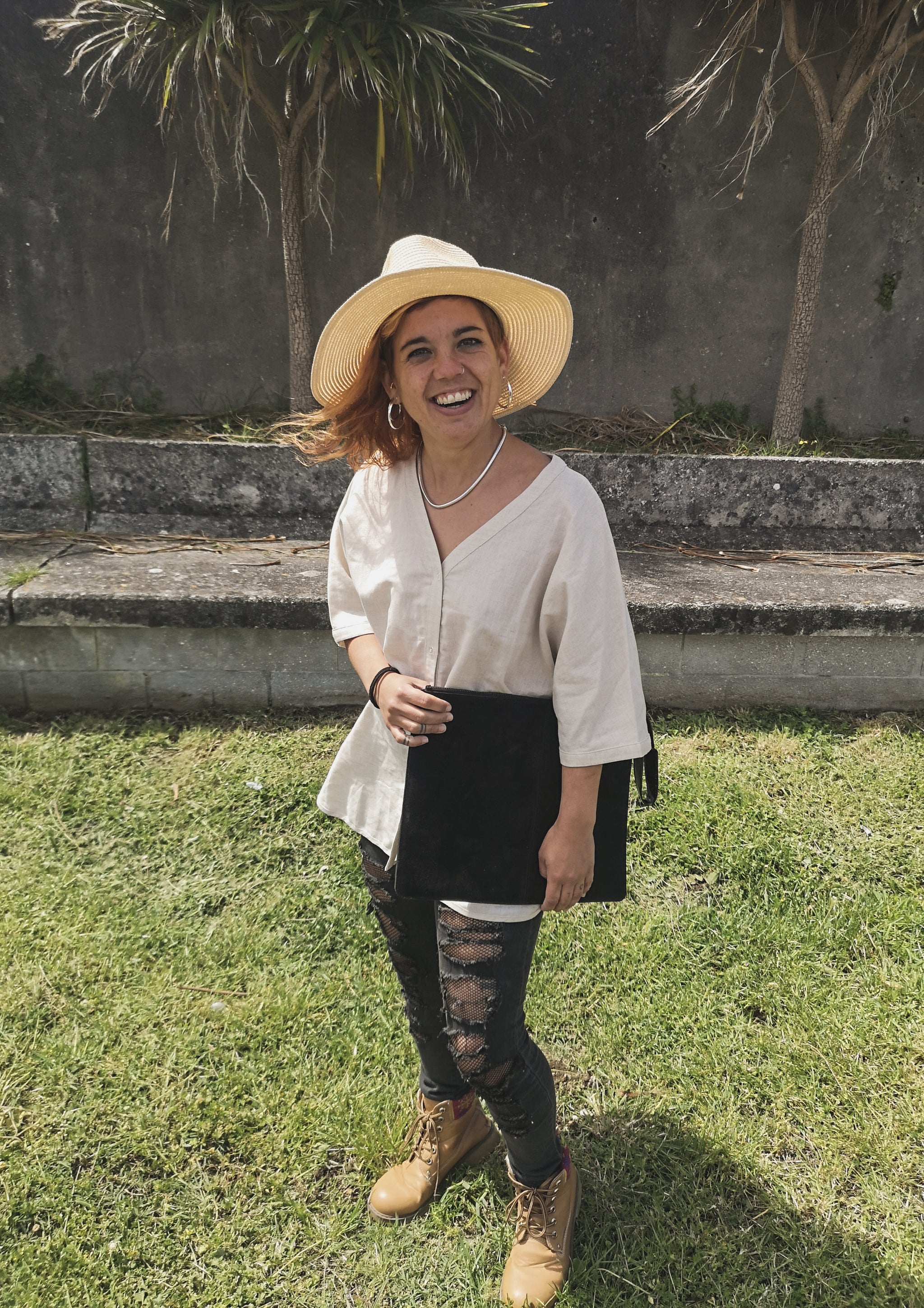 BLOUSE V-COLLAR BUTTONS - NATURAL LINEN white - BERENIK