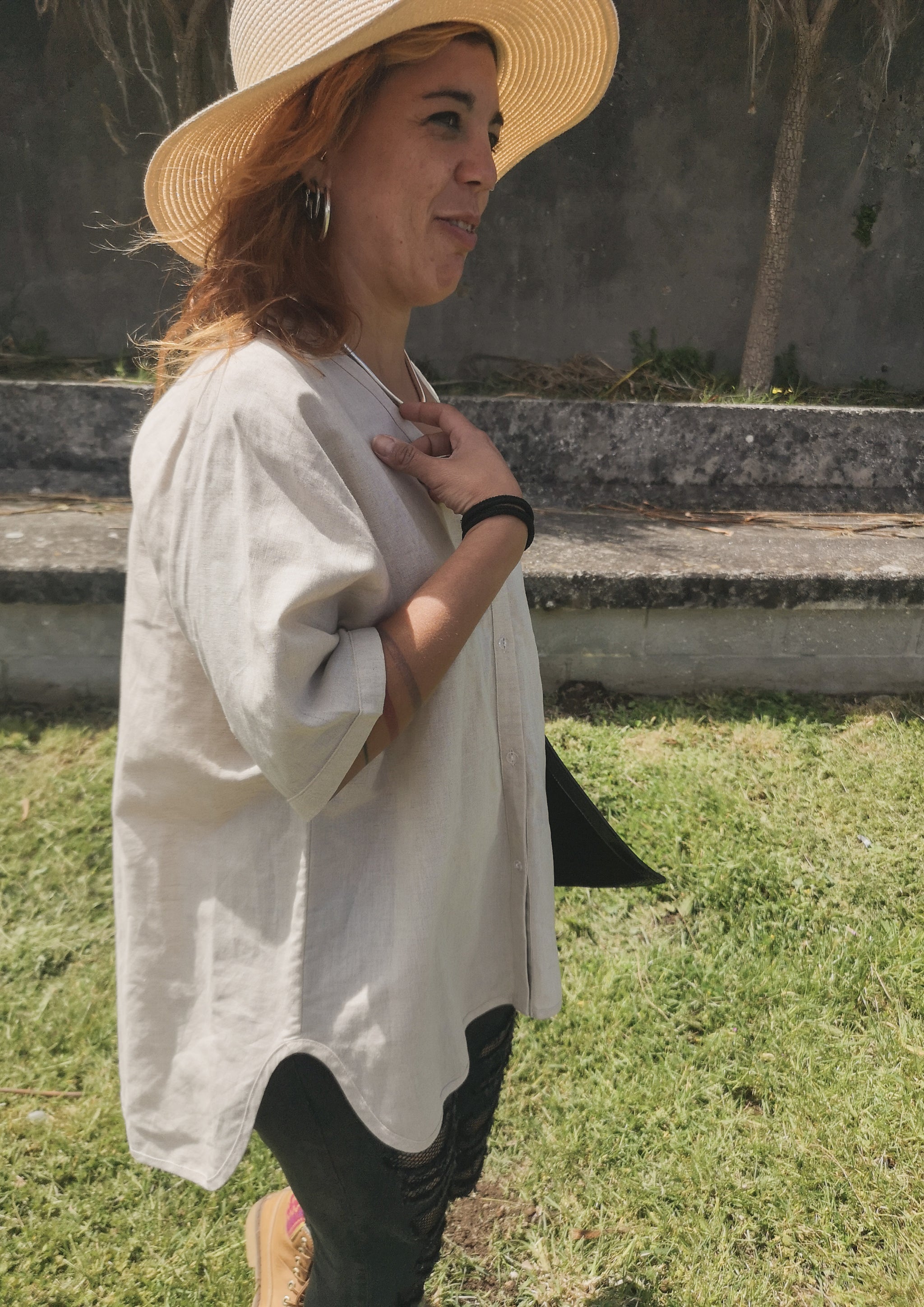 BLOUSE V-COLLAR BUTTONS - NATURAL LINEN white - BERENIK