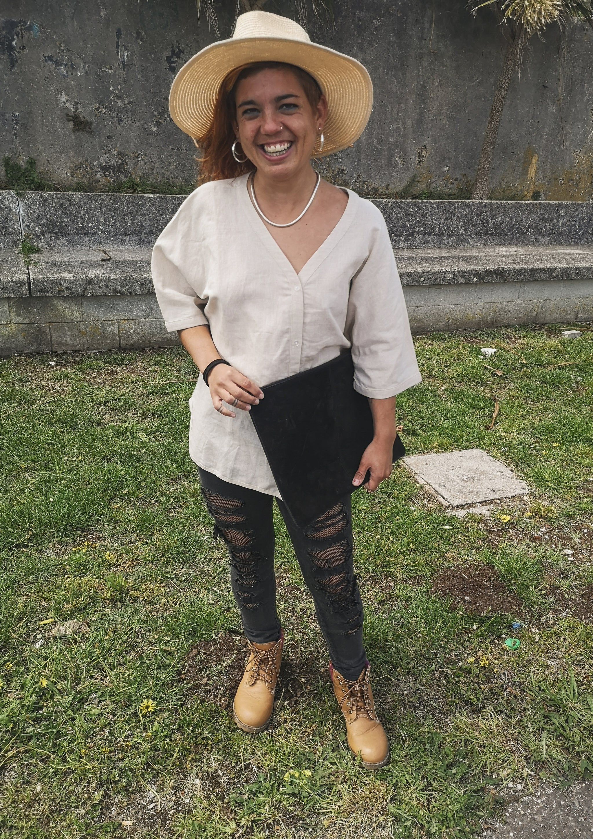 BLOUSE V-COLLAR BUTTONS - NATURAL LINEN white - BERENIK