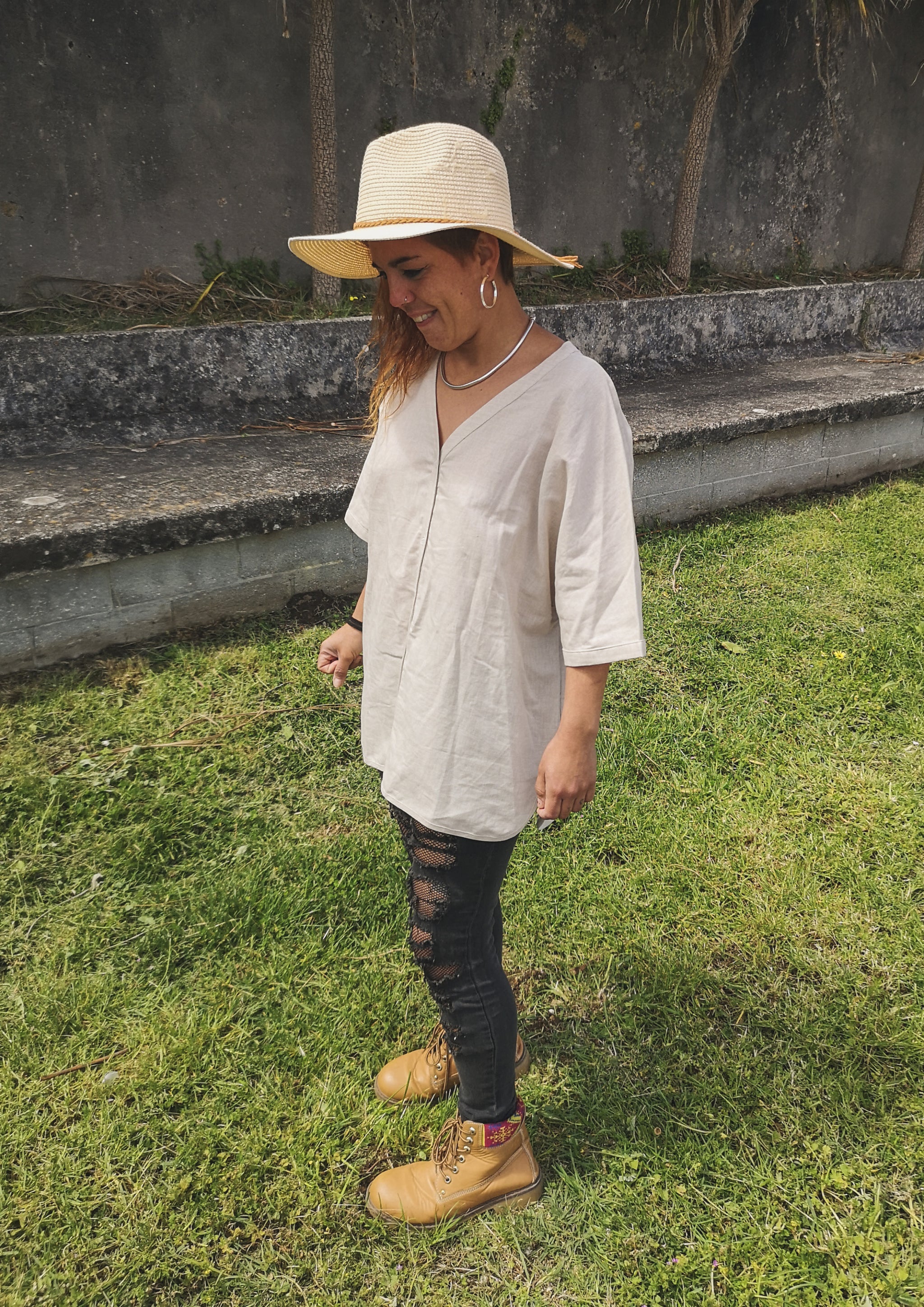 BLOUSE V-COLLAR BUTTONS - NATURAL LINEN white - BERENIK