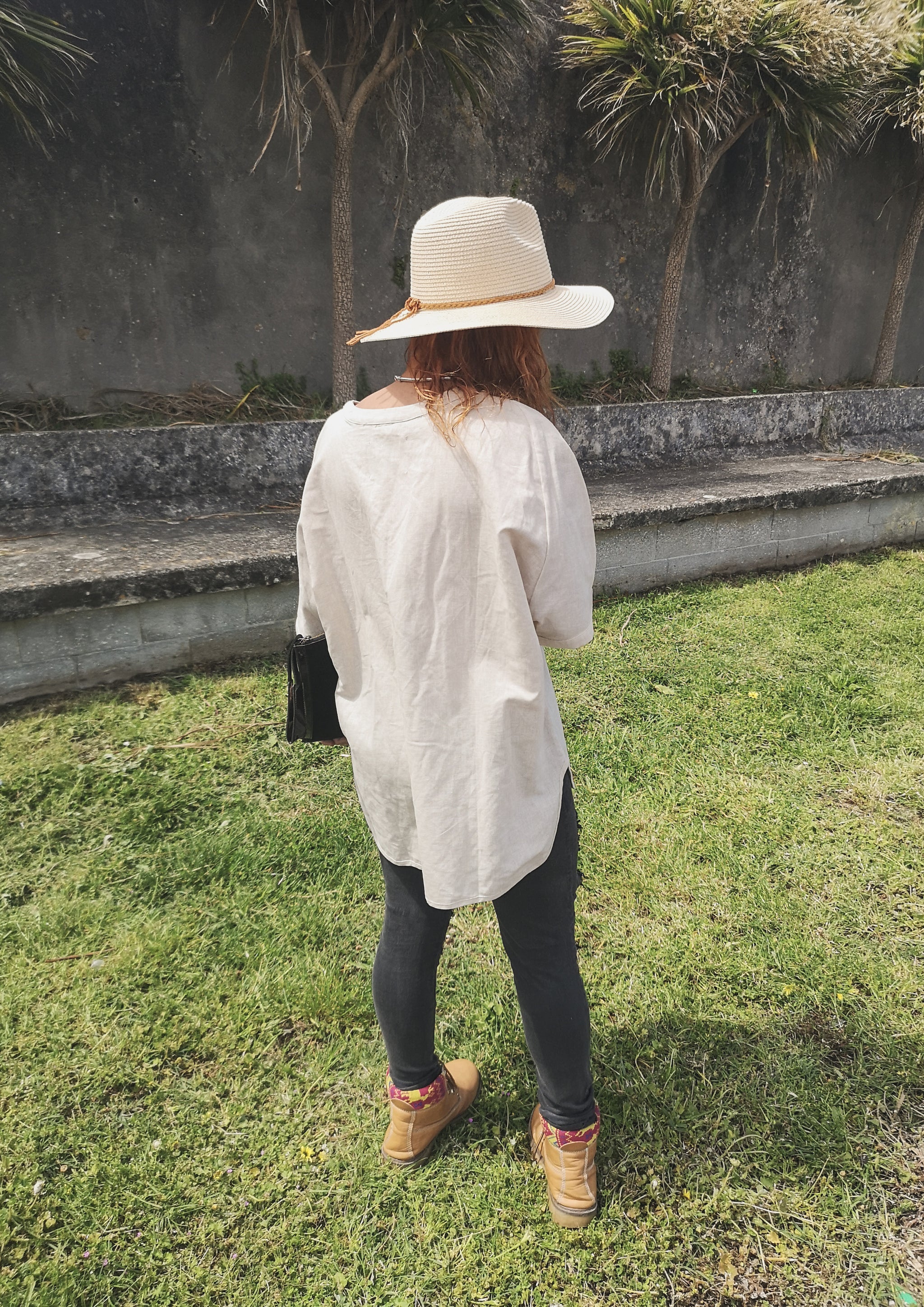 BLOUSE V-COLLAR BUTTONS - NATURAL LINEN white - BERENIK