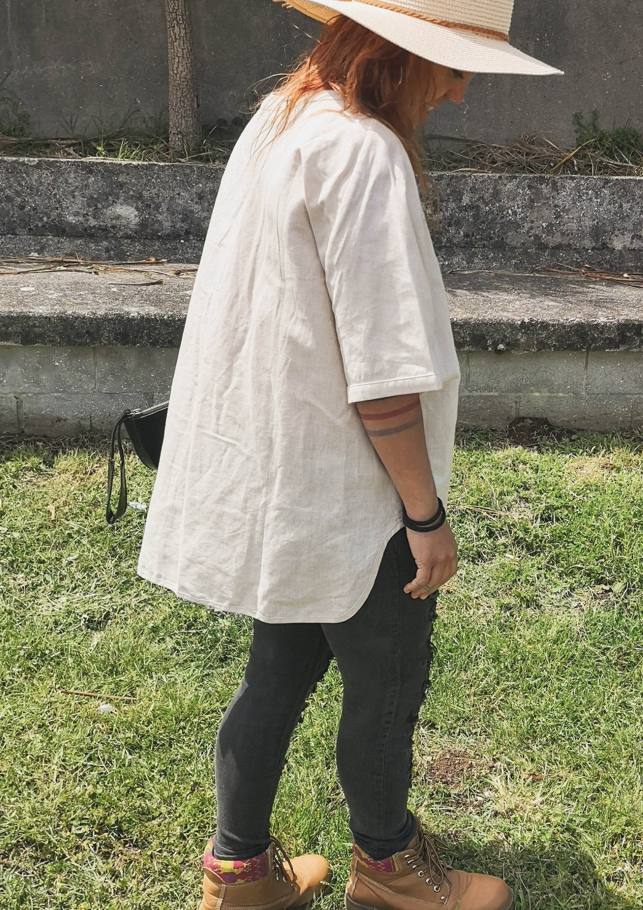 BLOUSE V-COLLAR BUTTONS - NATURAL LINEN white - BERENIK
