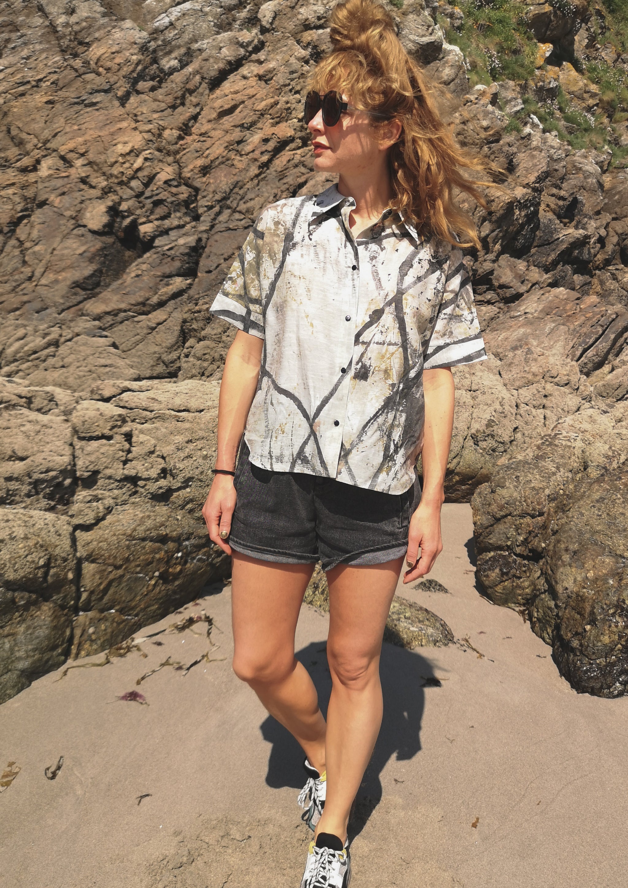 HOMEMADE - UNIQUE BLOUSE UNISEX - HAND PAINTED - black / white / green - BERENIK