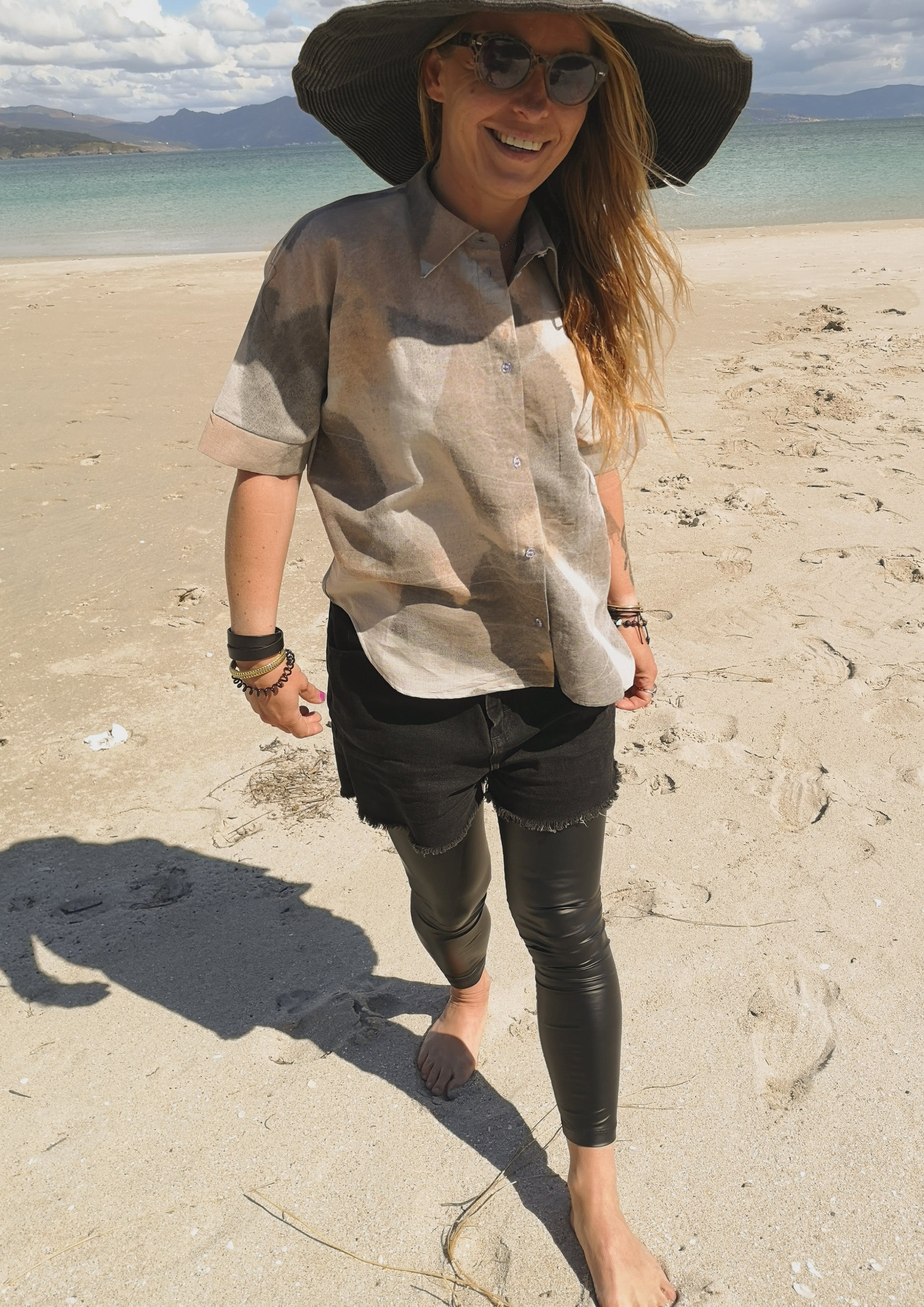 HOMEMADE - UNIQUE BLOUSE UNISEX - HAND PAINTED - light grey / salmon - BERENIK