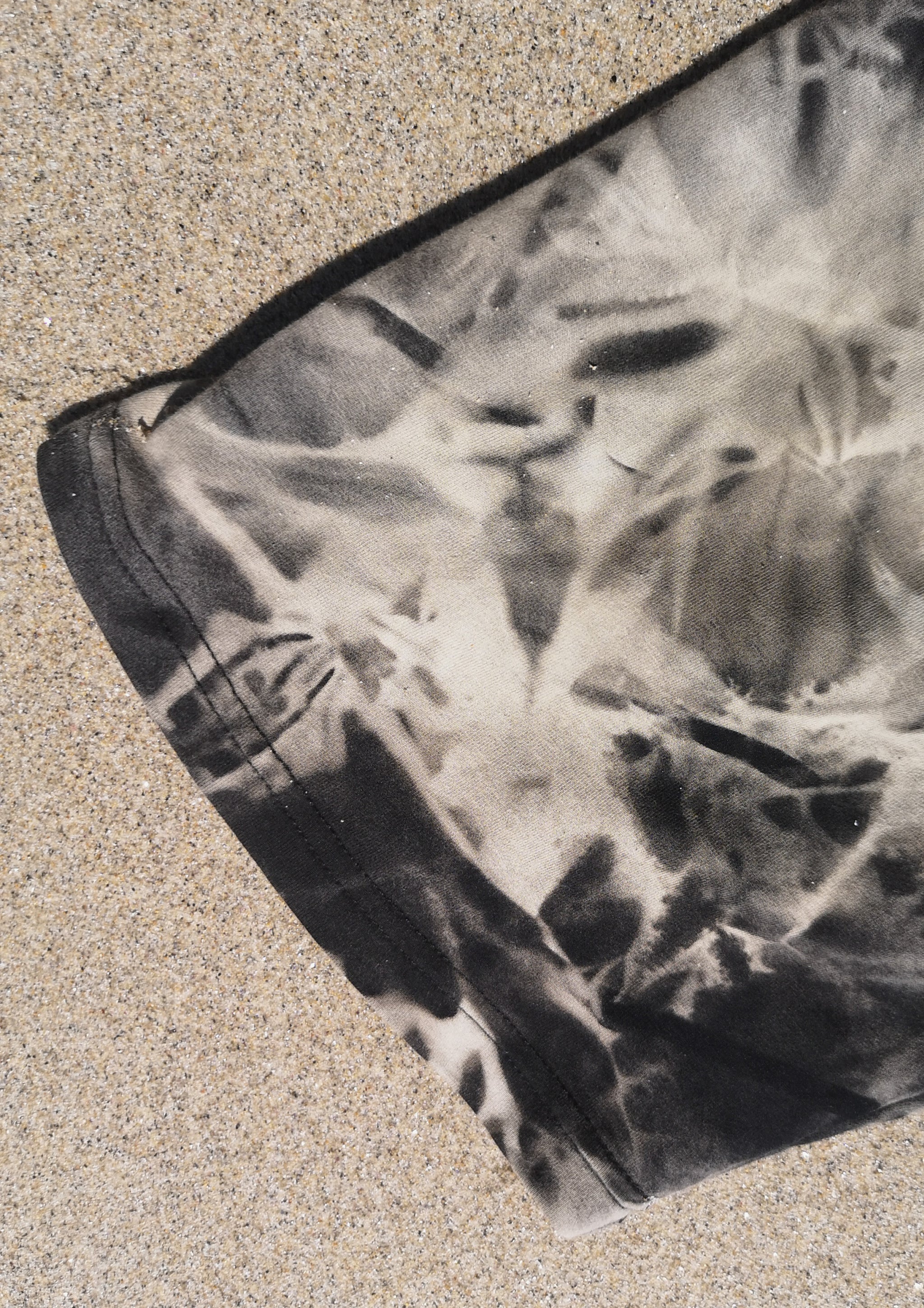 CROP TOP - black / white hand bleached - BERENIK