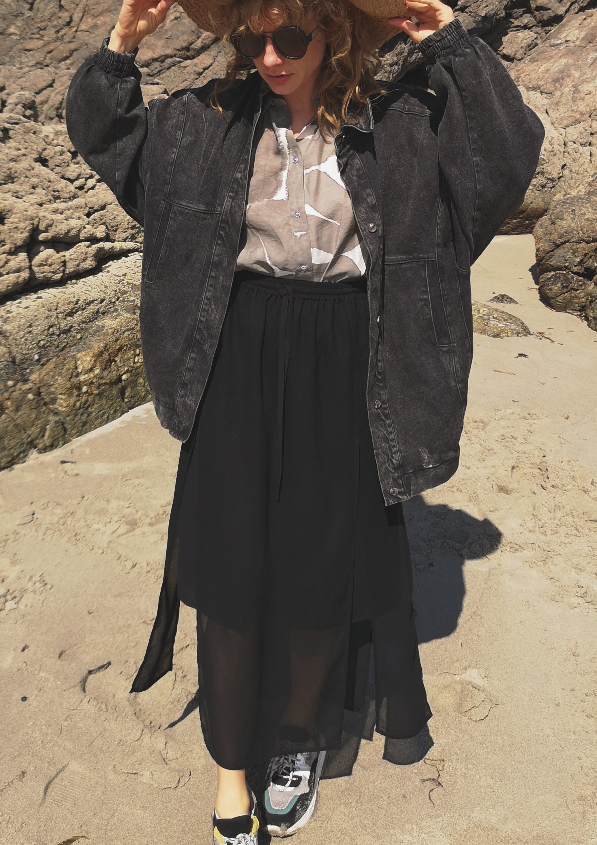 SKIRT LONG - SIDE SLOTS - AIRY MESH black - BERENIK