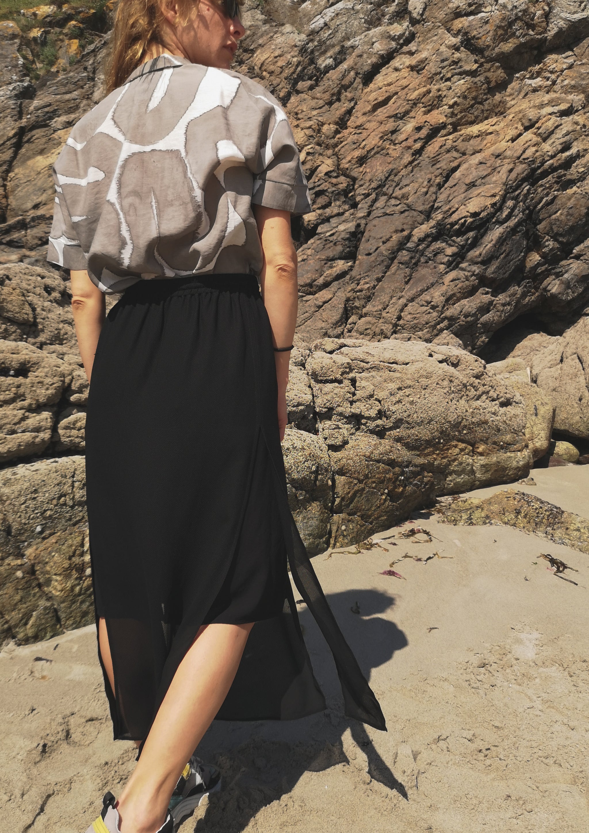 SKIRT LONG - SIDE SLOTS - AIRY MESH black - BERENIK