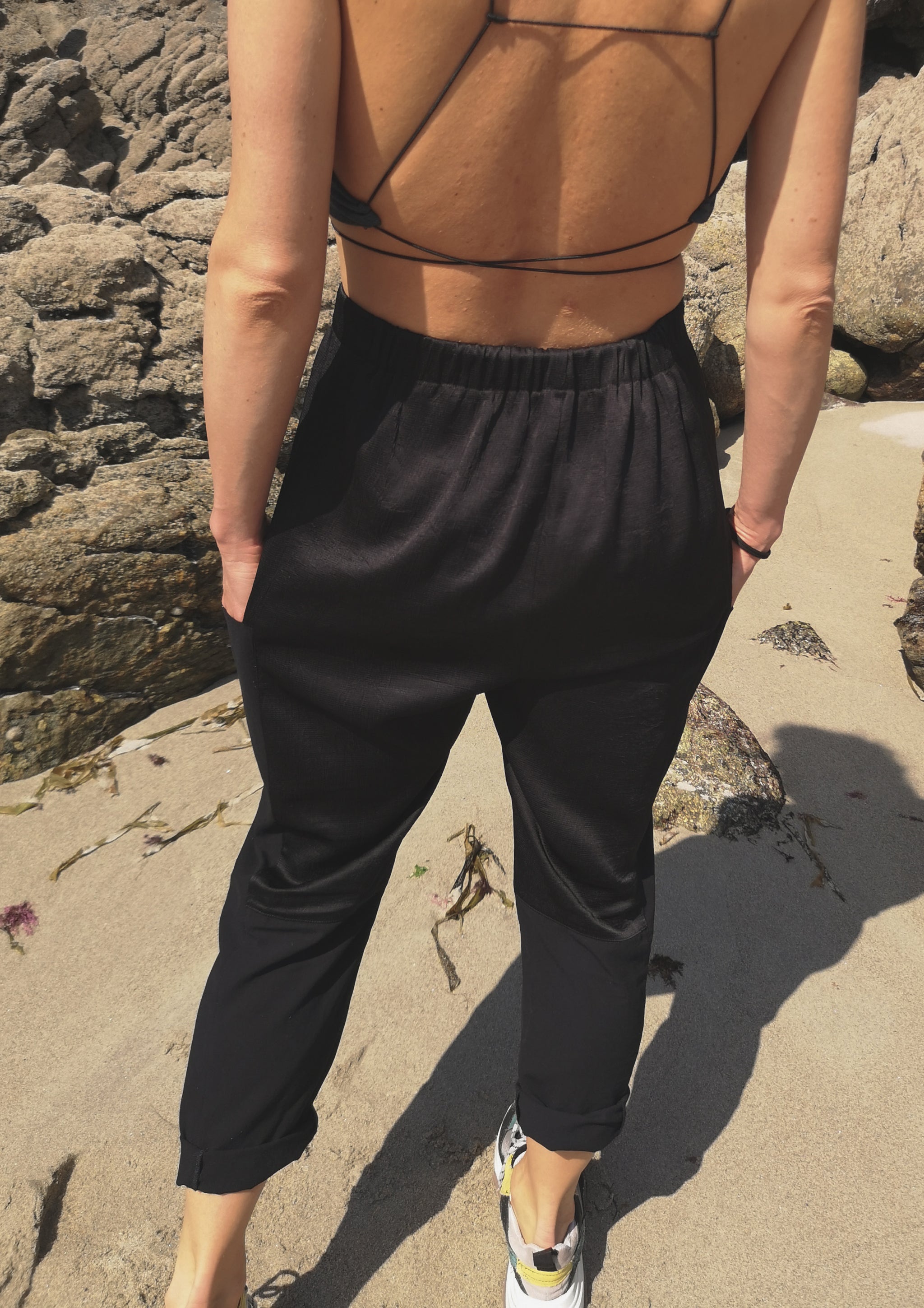 PANTS LOOSE ELASTIC - BLACK shiny - BERENIK