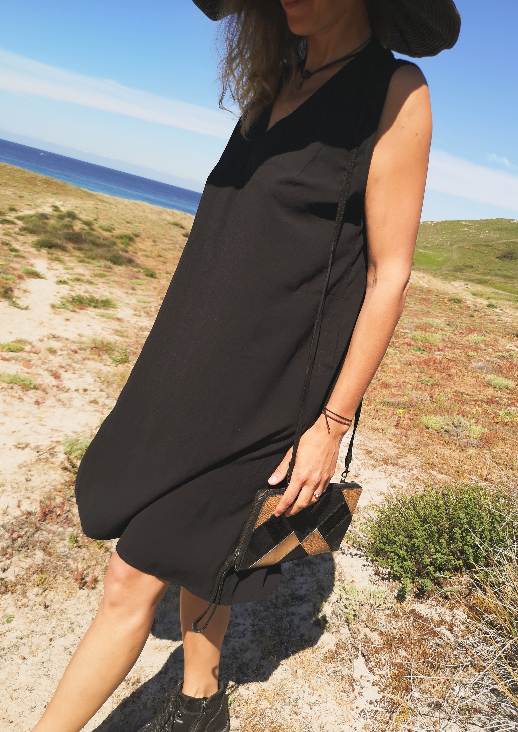 SHIRT/DRESS SLEEVELESS - black plain - BERENIK