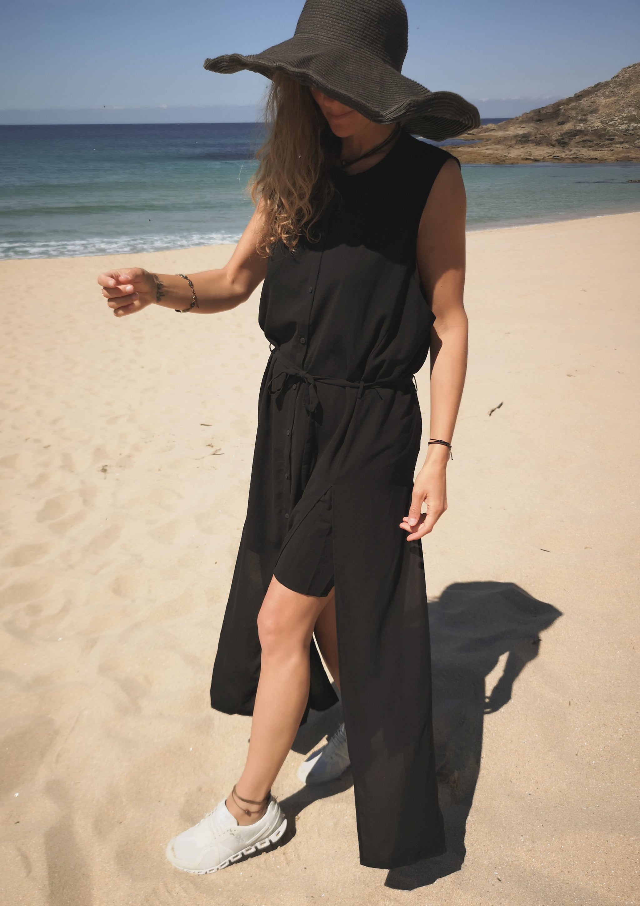 Black store flowy vest
