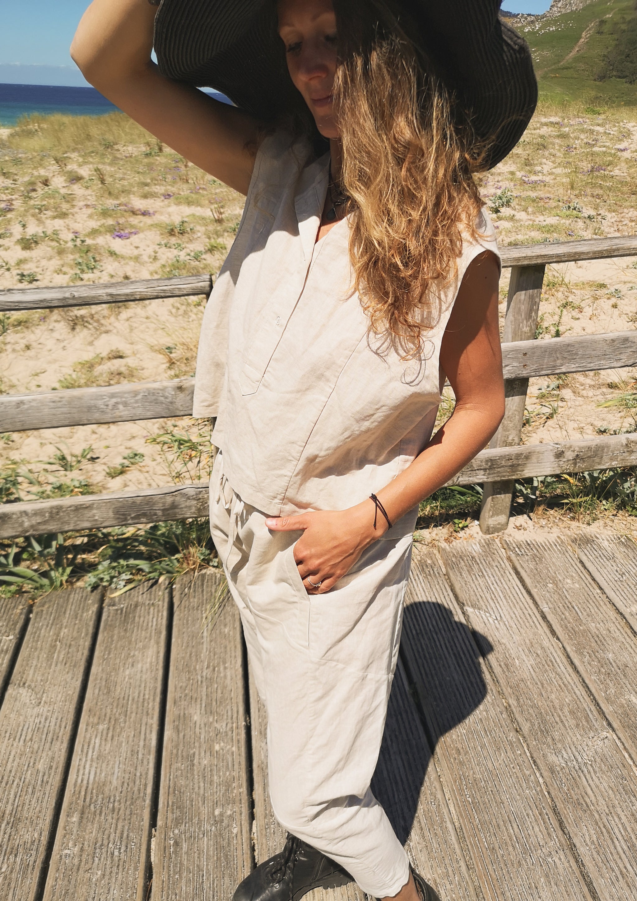 SHORT SLEEVELESS BLOUSE LINEN natural white BERENIK