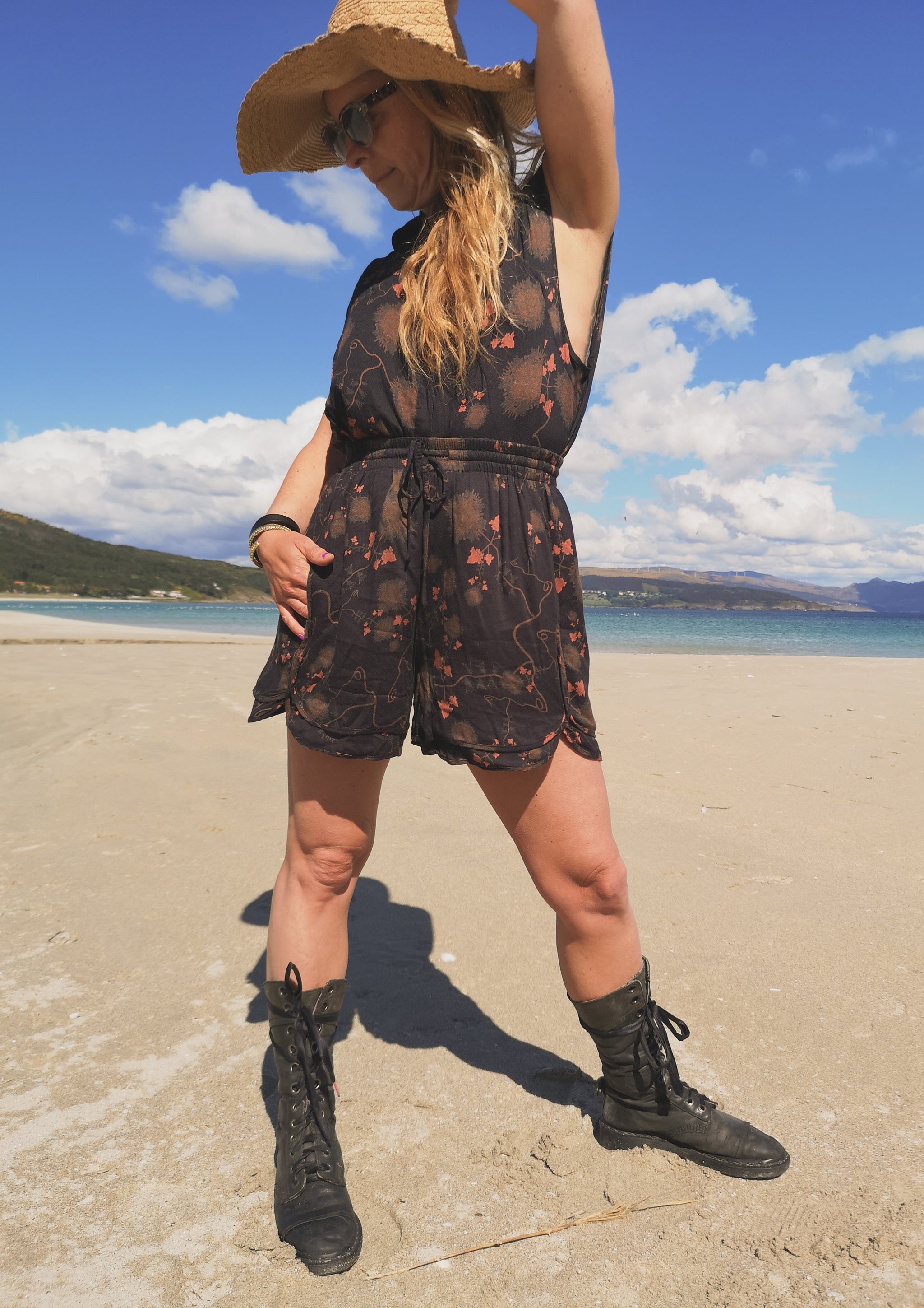 BLOUSE SHORT SLEEVELESS - RAYON print black/rust - BERENIK