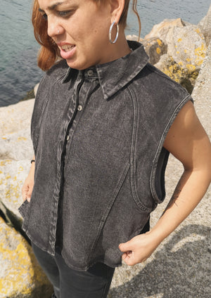 SLEEVELESS SUMMER BLOUSE - DENIM washed black - BERENIK