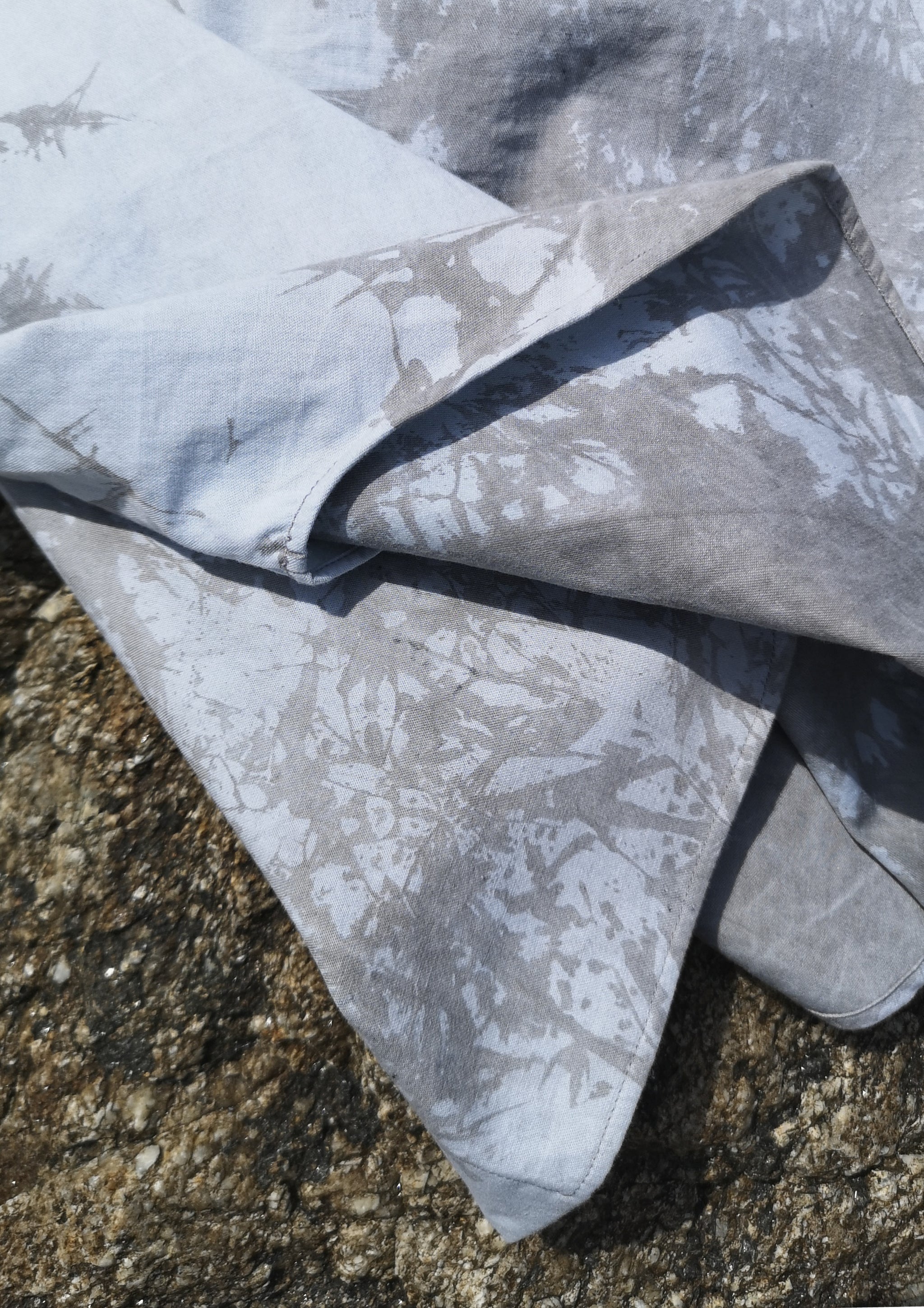 HOMEMADE - UNIQUE BLOUSE UNISEX - HAND PAINTED - light blue / grey - BERENIK