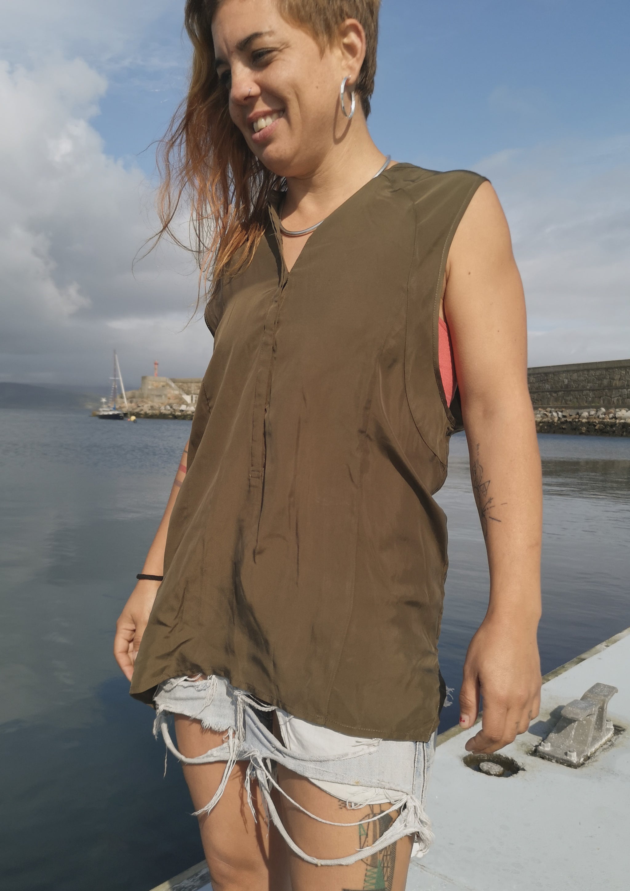 BLOUSE SLEEVELESS - SILKY CUPRO khaki - BERENIK