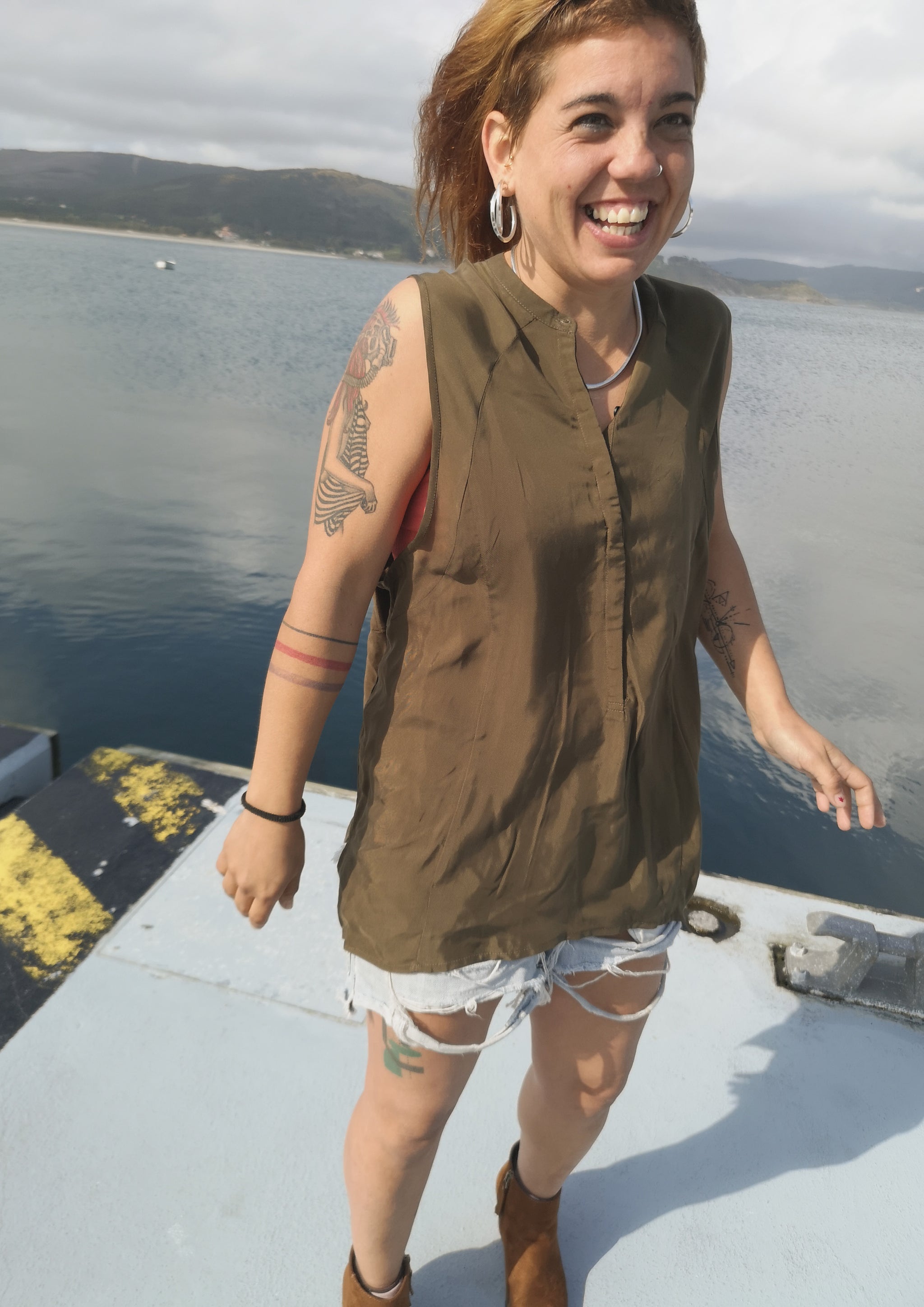 BLOUSE SLEEVELESS - SILKY CUPRO khaki - BERENIK