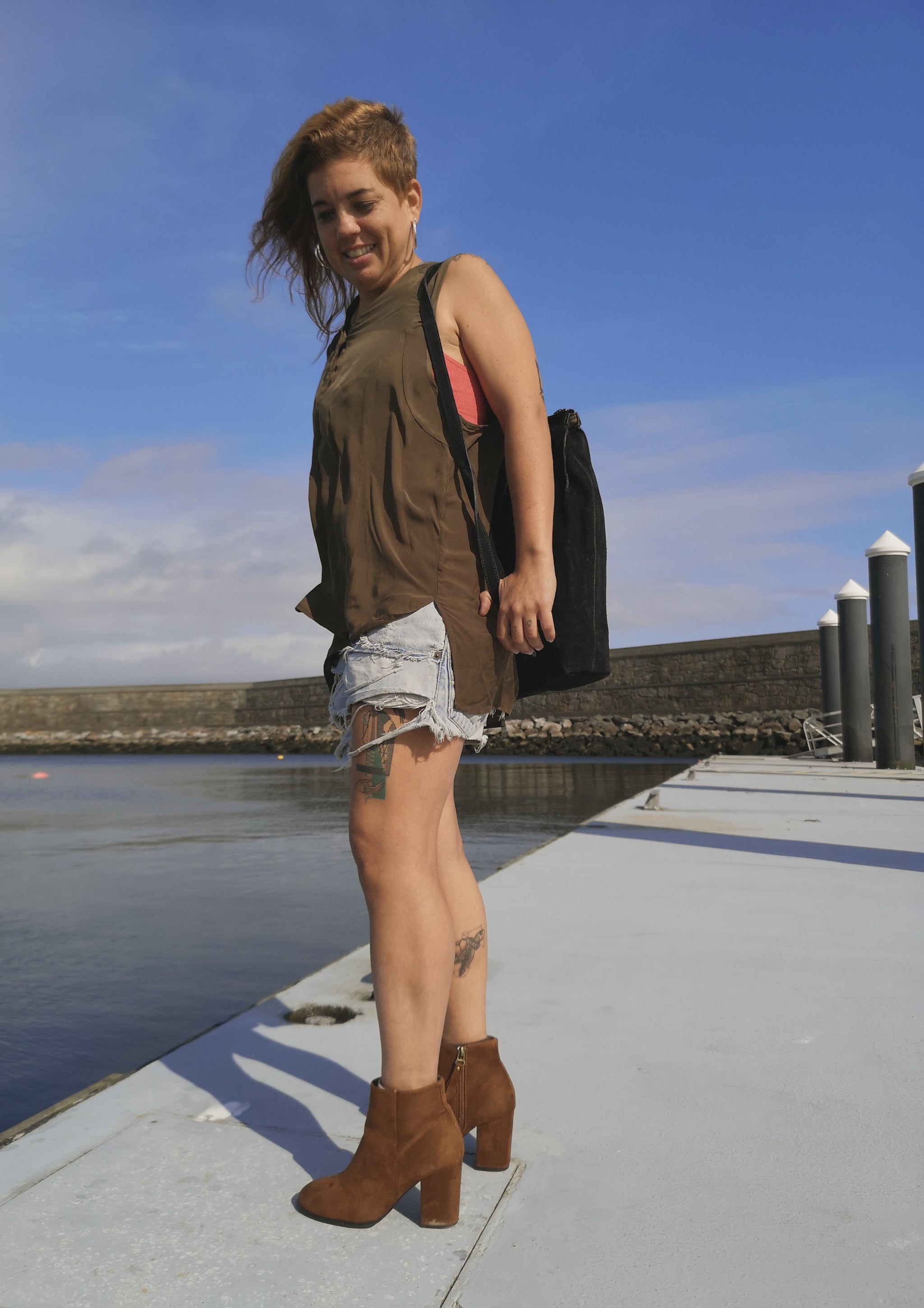 BLOUSE SLEEVELESS - SILKY CUPRO khaki - BERENIK