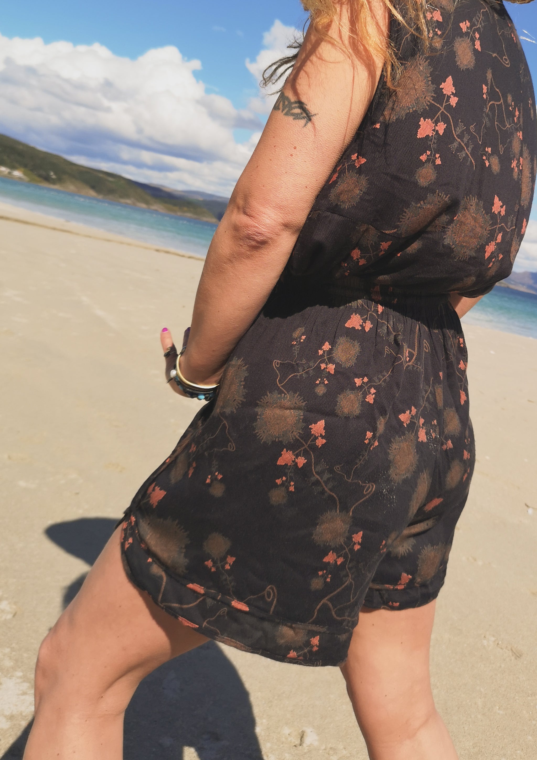 SHORTS WIDE - SILKY RAYON printed black/rust - BERENIK