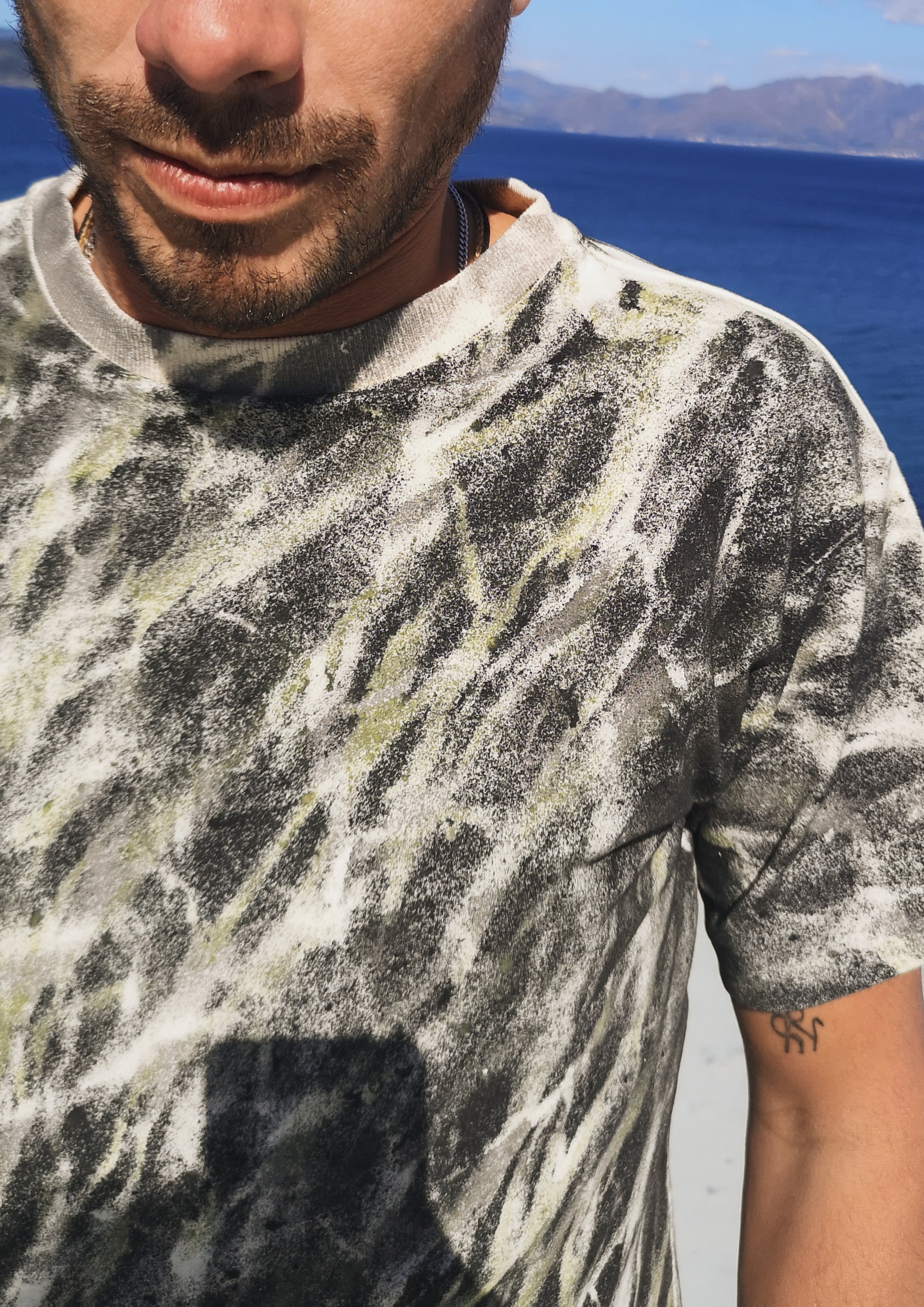 T-SHIRT UNISEX - COTTON JERSEY hand painted black / grey / green - BERENIK