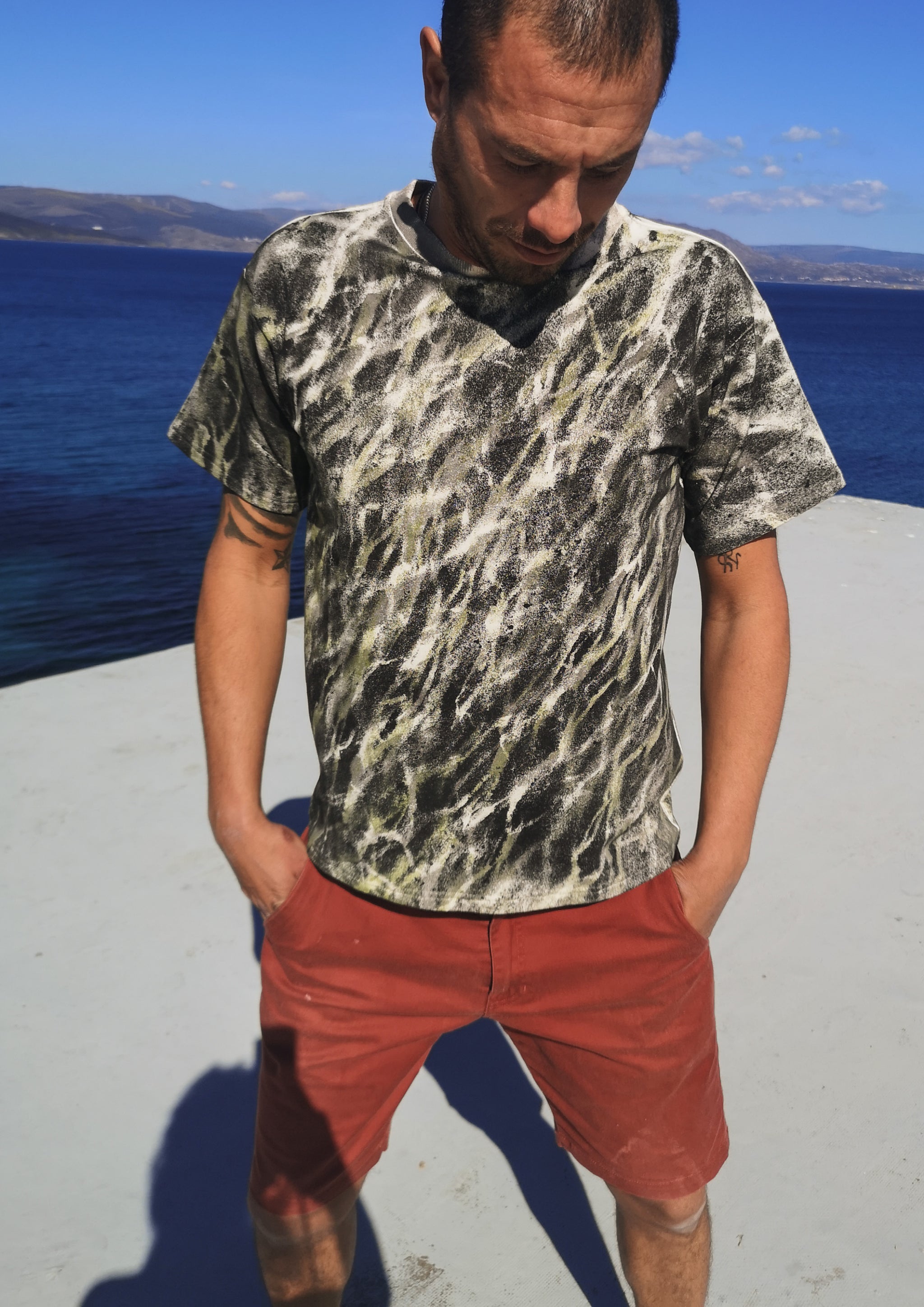 T-SHIRT UNISEX - COTTON JERSEY hand painted black / grey / green - BERENIK