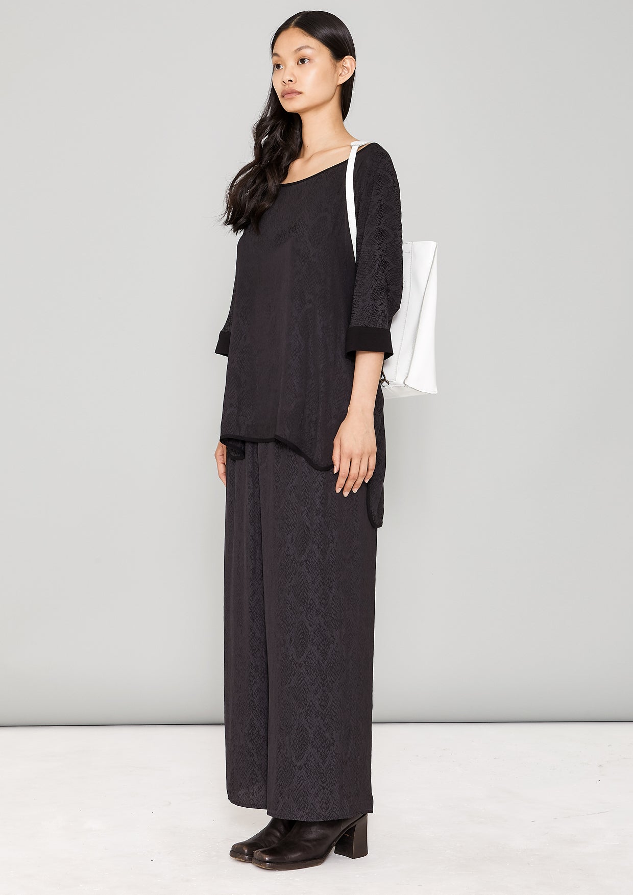 TOP OVERSIZED - JACQUARD SATIN black snake - BERENIK