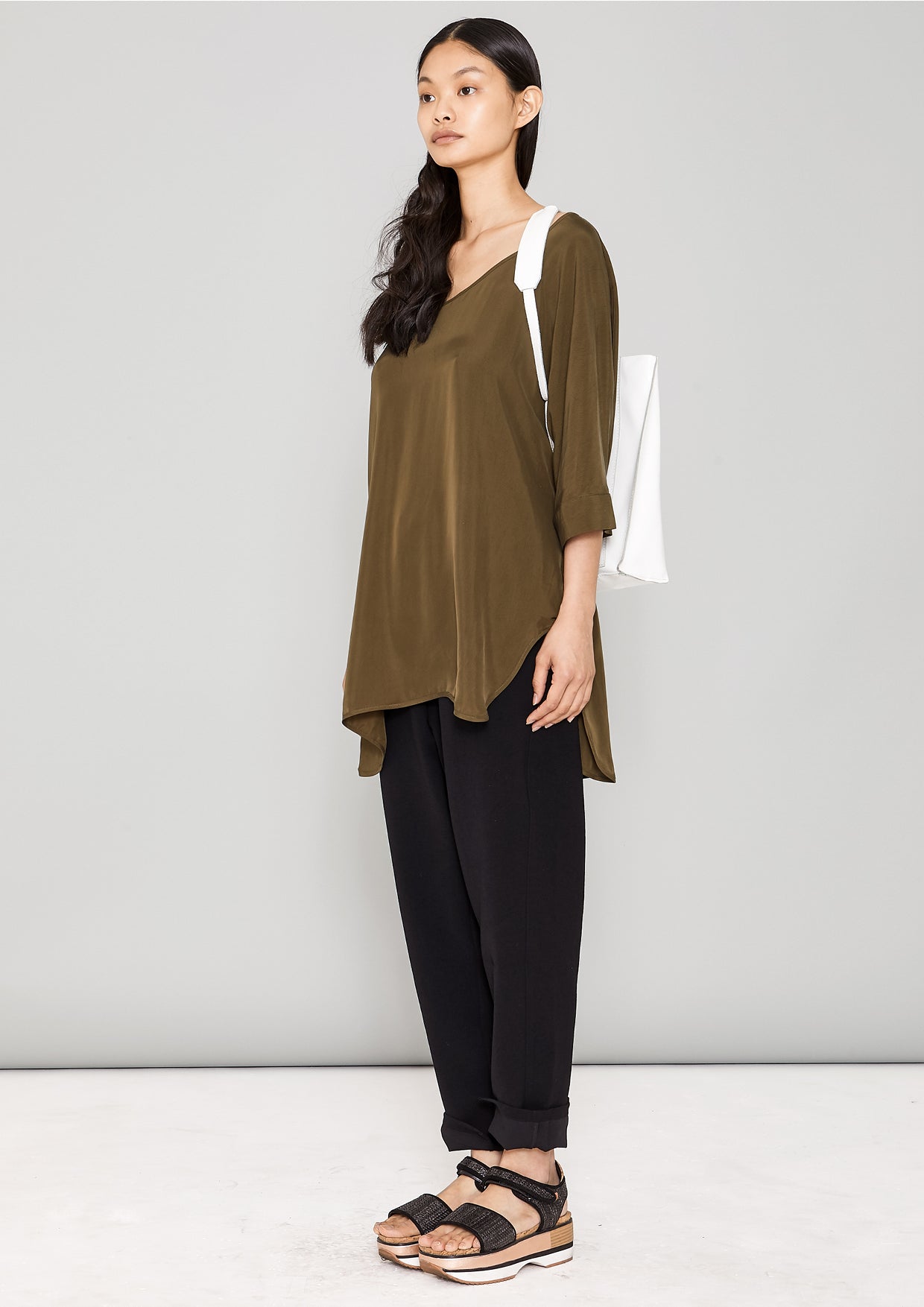 TOP OVERSIZED - SILKY CUPRO khaki - BERENIK