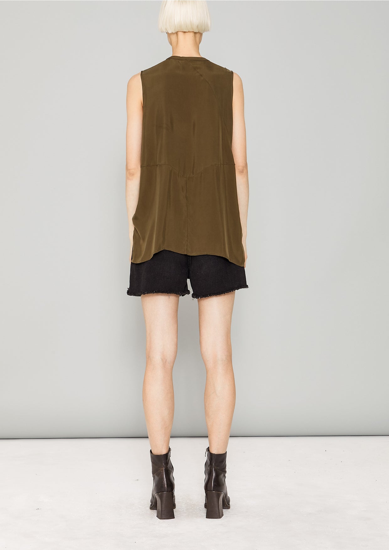 BLOUSE SLEEVELESS - SILKY CUPRO khaki - BERENIK