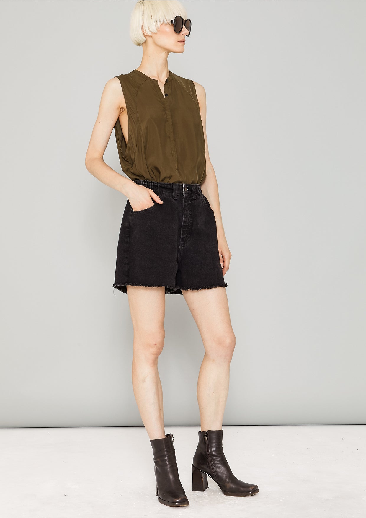 BLOUSE SLEEVELESS - SILKY CUPRO khaki - BERENIK