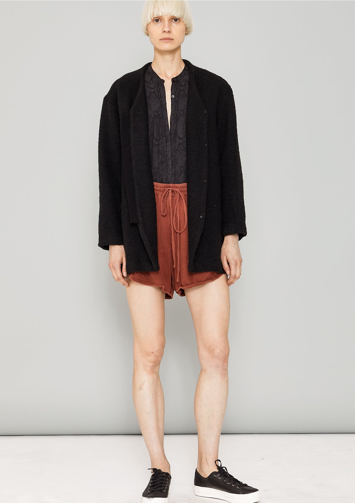 BLOUSE SLEEVELESS - JACQUARD SATIN black snake - BERENIK