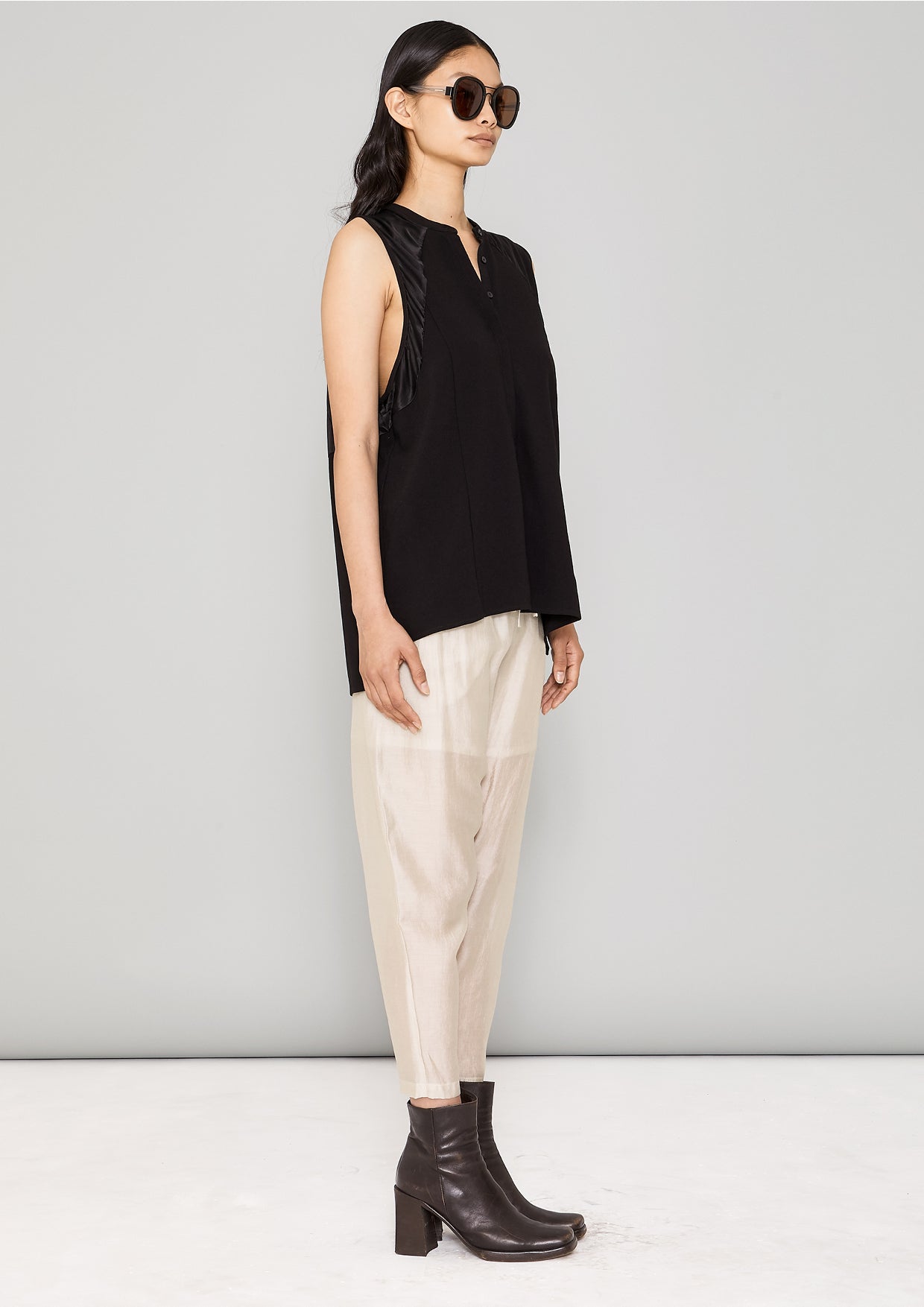 BLOUSE SLEEVELESS - HEAVY DRAPING black - BERENIK