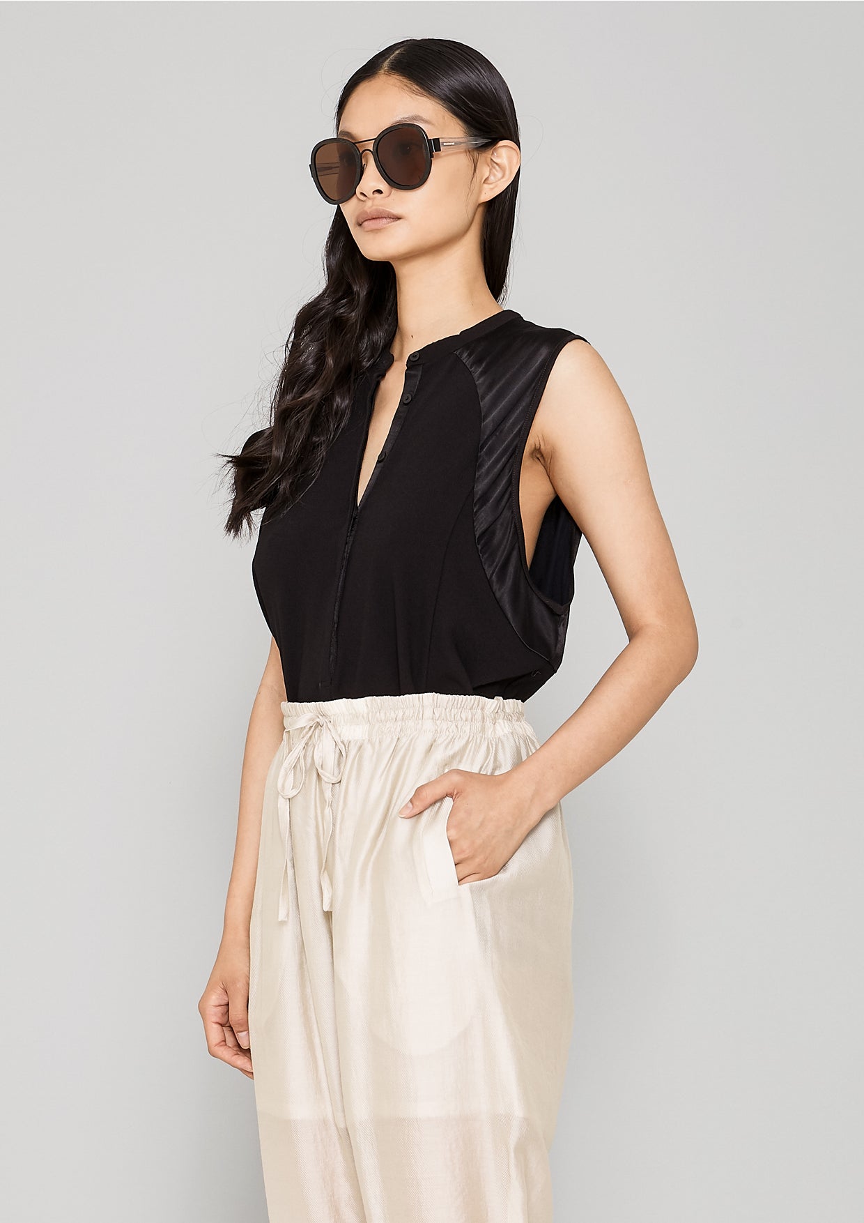 BLOUSE SLEEVELESS - HEAVY DRAPING black - BERENIK