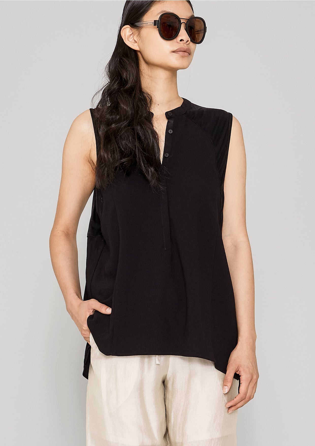 BLOUSE SLEEVELESS - HEAVY DRAPING black - BERENIK