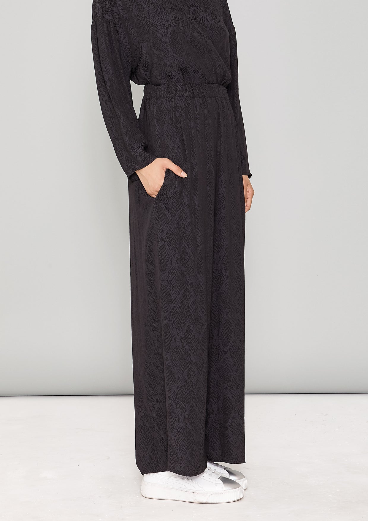 PANTS WIDE ELASTIC- JACQUARD SATIN black snake - BERENIK