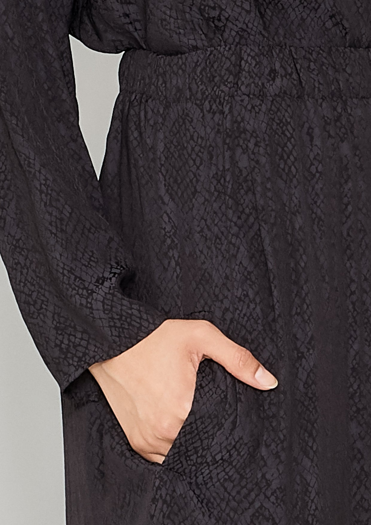 PANTS WIDE ELASTIC- JACQUARD SATIN black snake - BERENIK