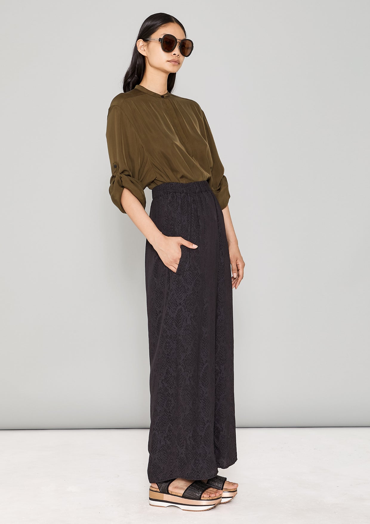 PANTS WIDE ELASTIC- JACQUARD SATIN black snake - BERENIK