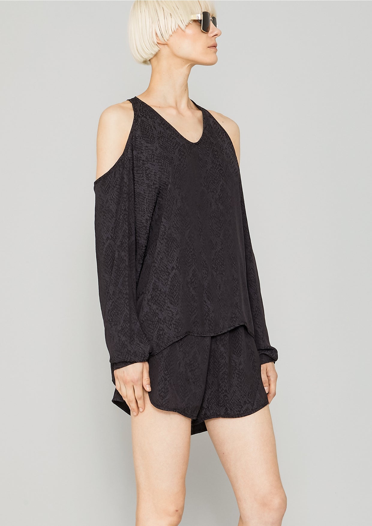 TOP CUT OUT - JACQUARD SATIN black snake - BERENIK