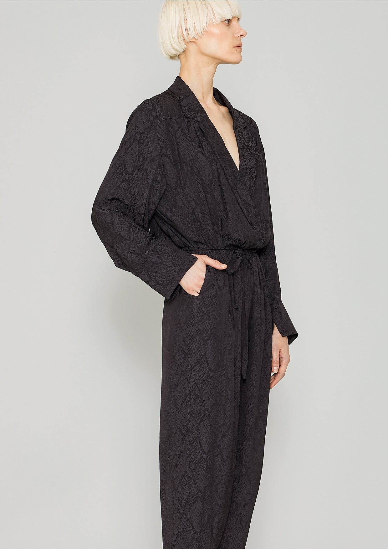 JUMPSUIT REVERS LONG - JACQUARD SATIN black snake - BERENIK