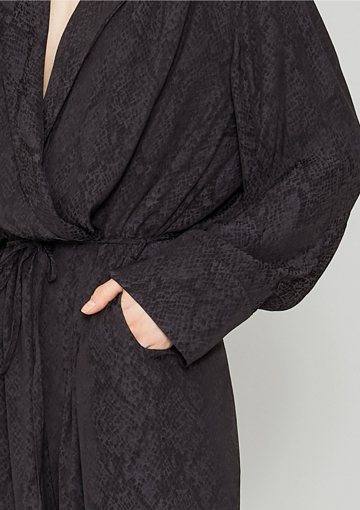 JUMPSUIT REVERS LONG - JACQUARD SATIN black snake - BERENIK