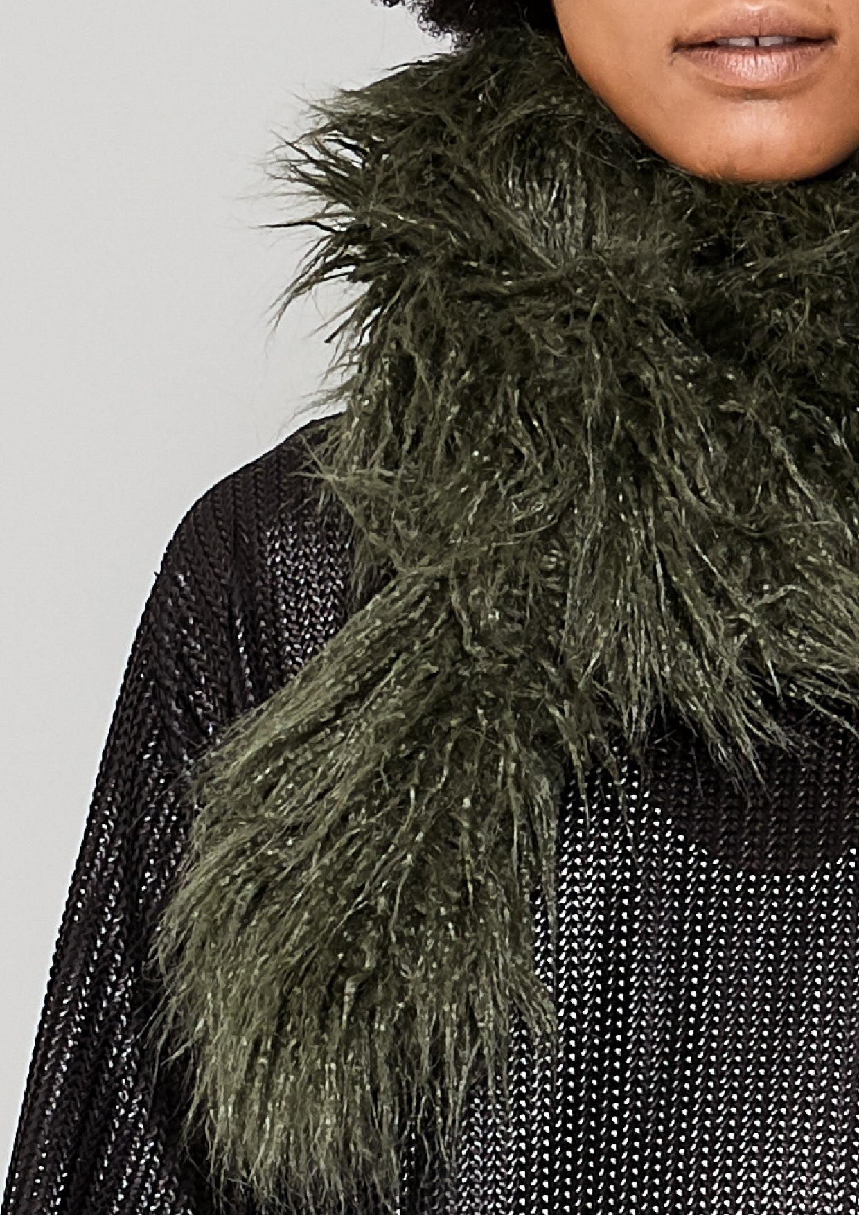 SCARF - FAUX FUR SHAGGY dark green - BERENIK