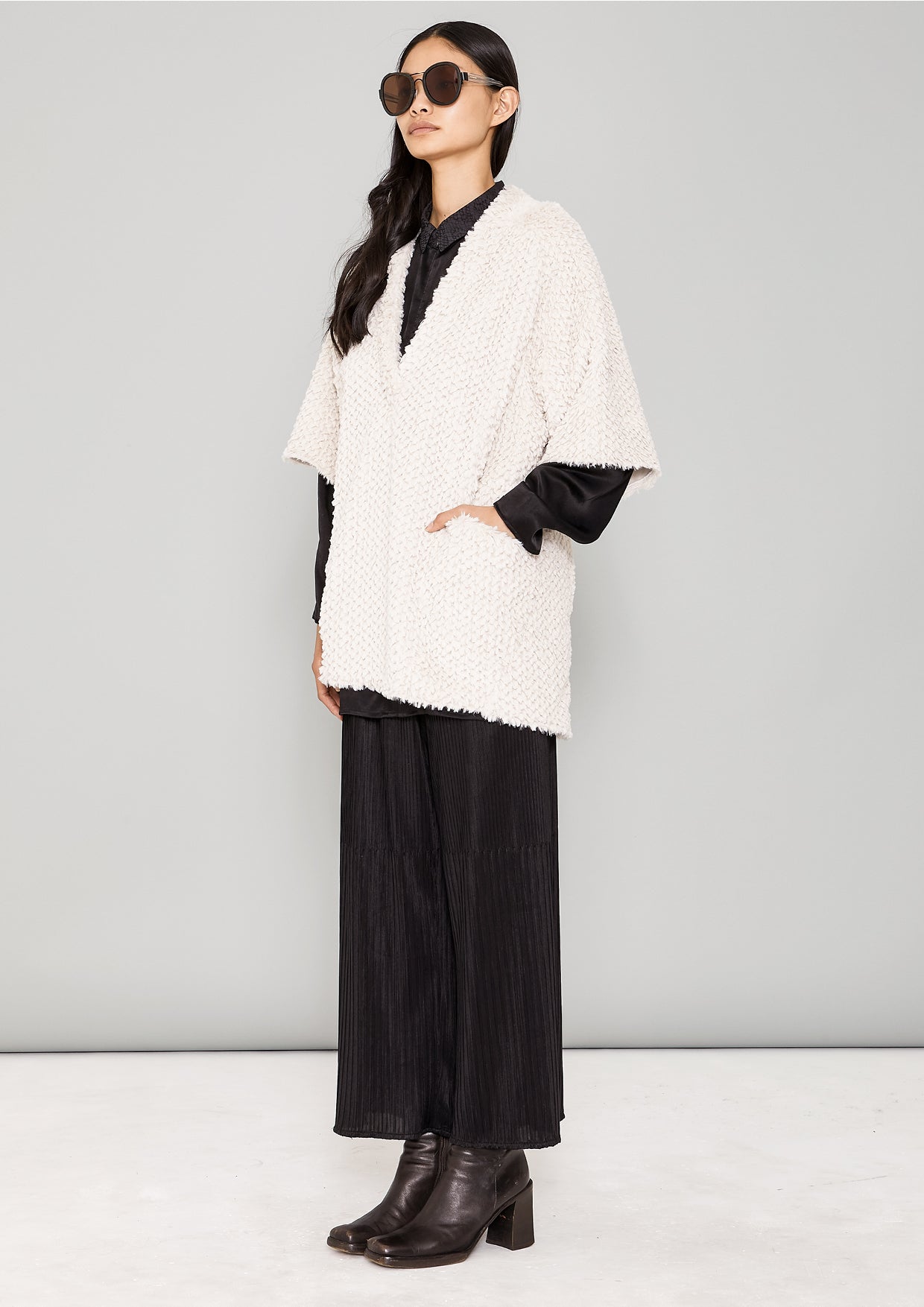 SHIRT V-COLLAR - SUPER SORF FAUX FUR beige - BERENIK