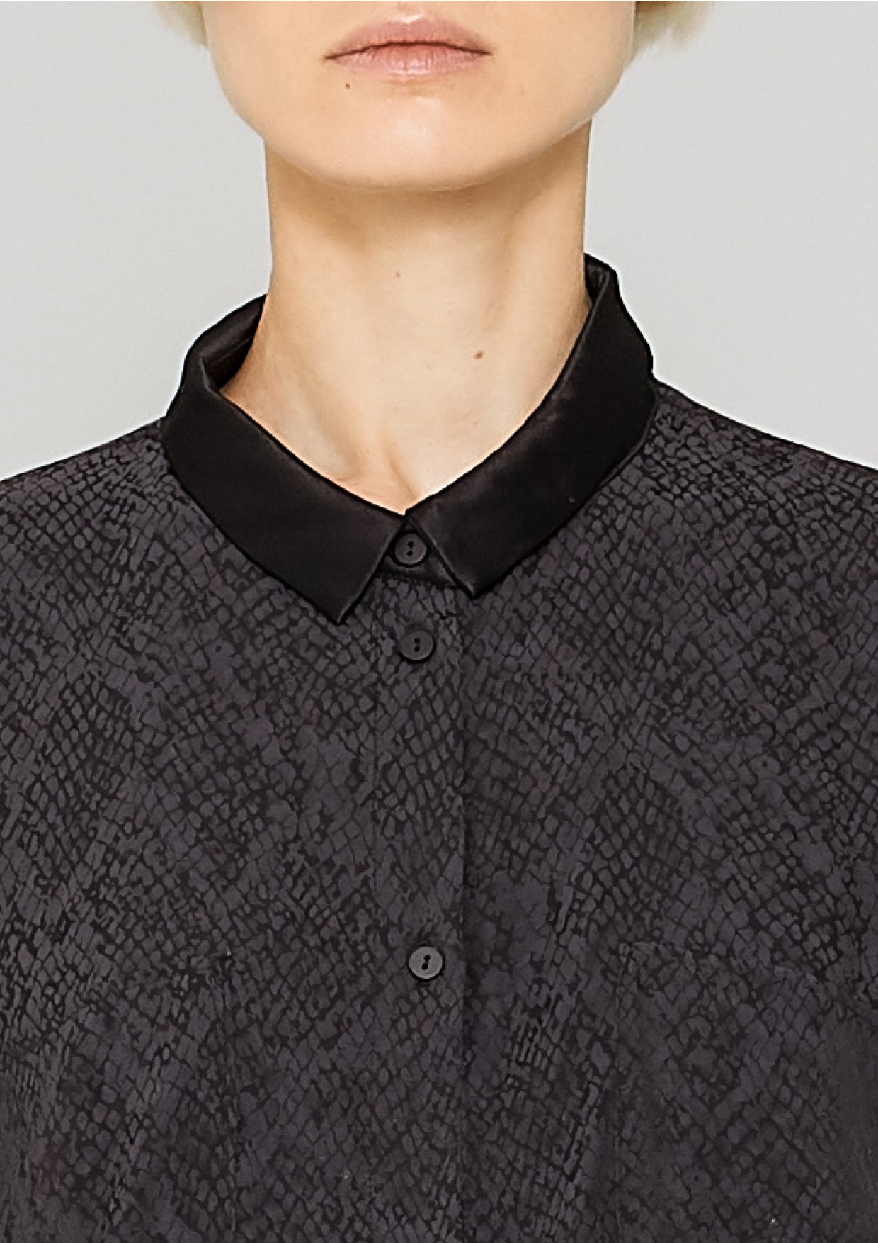BLOUSE COLLAR - JACQUARD SATIN black snake - BERENIK
