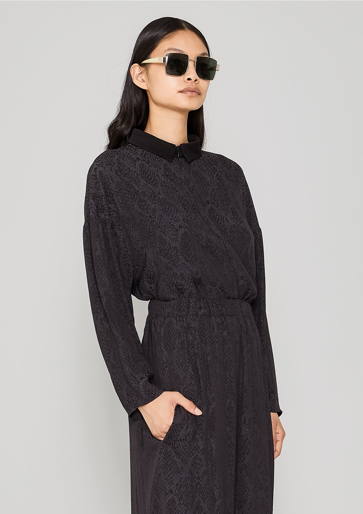 SHIRT COLLAR ZIP - JACQUARD SATIN black snake - BERENIK