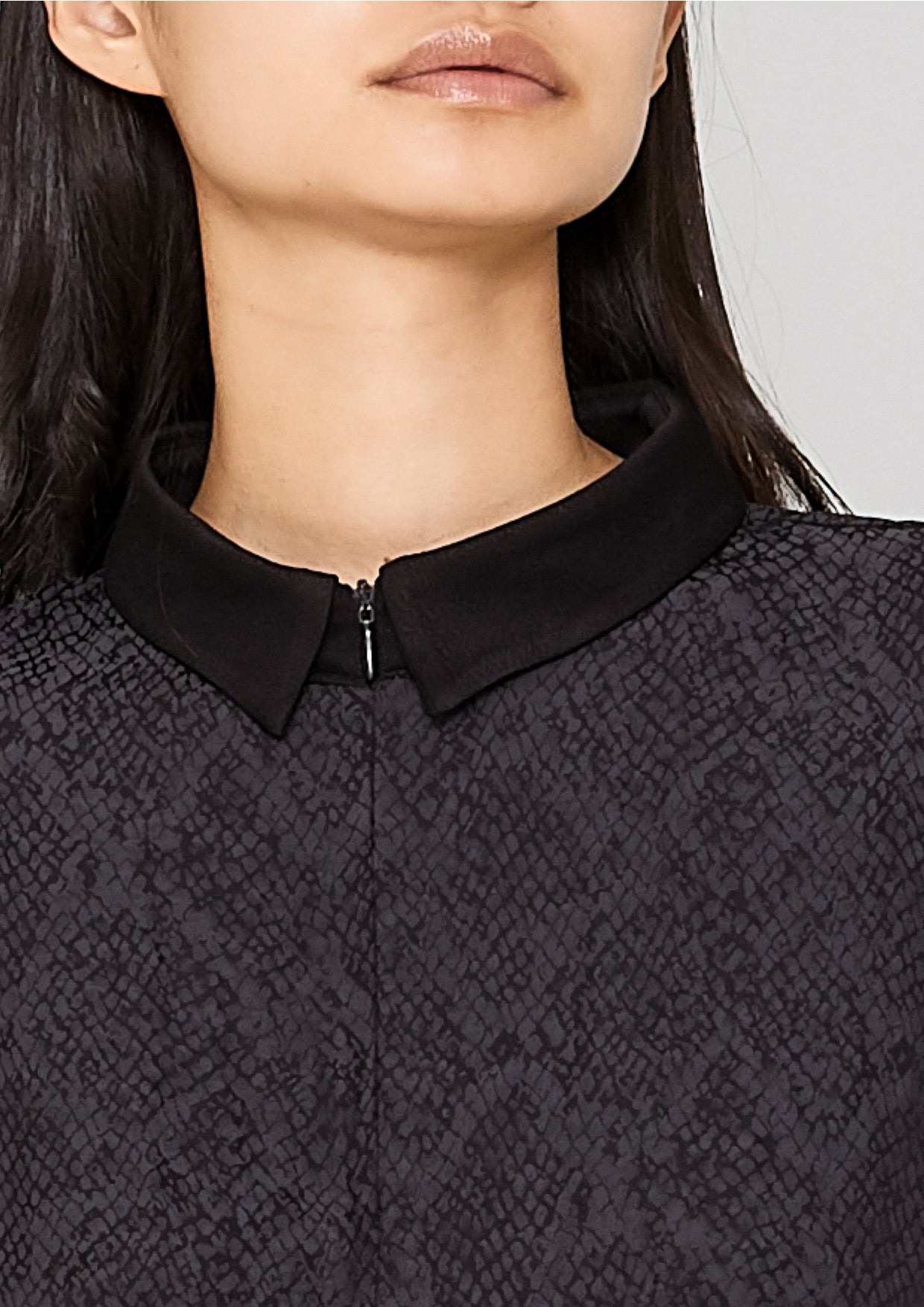 SHIRT COLLAR ZIP - JACQUARD SATIN black snake - BERENIK