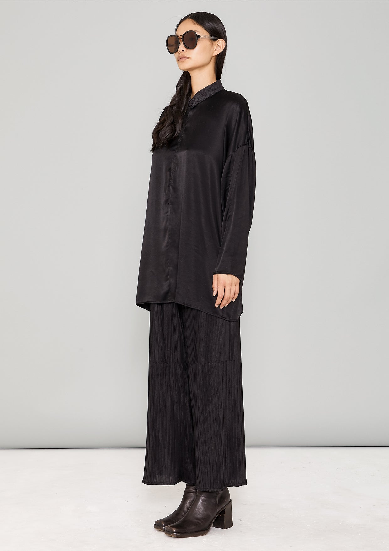 SHIRT COLLAR ZIP - SILKY RAYON SATIN black - BERENIK